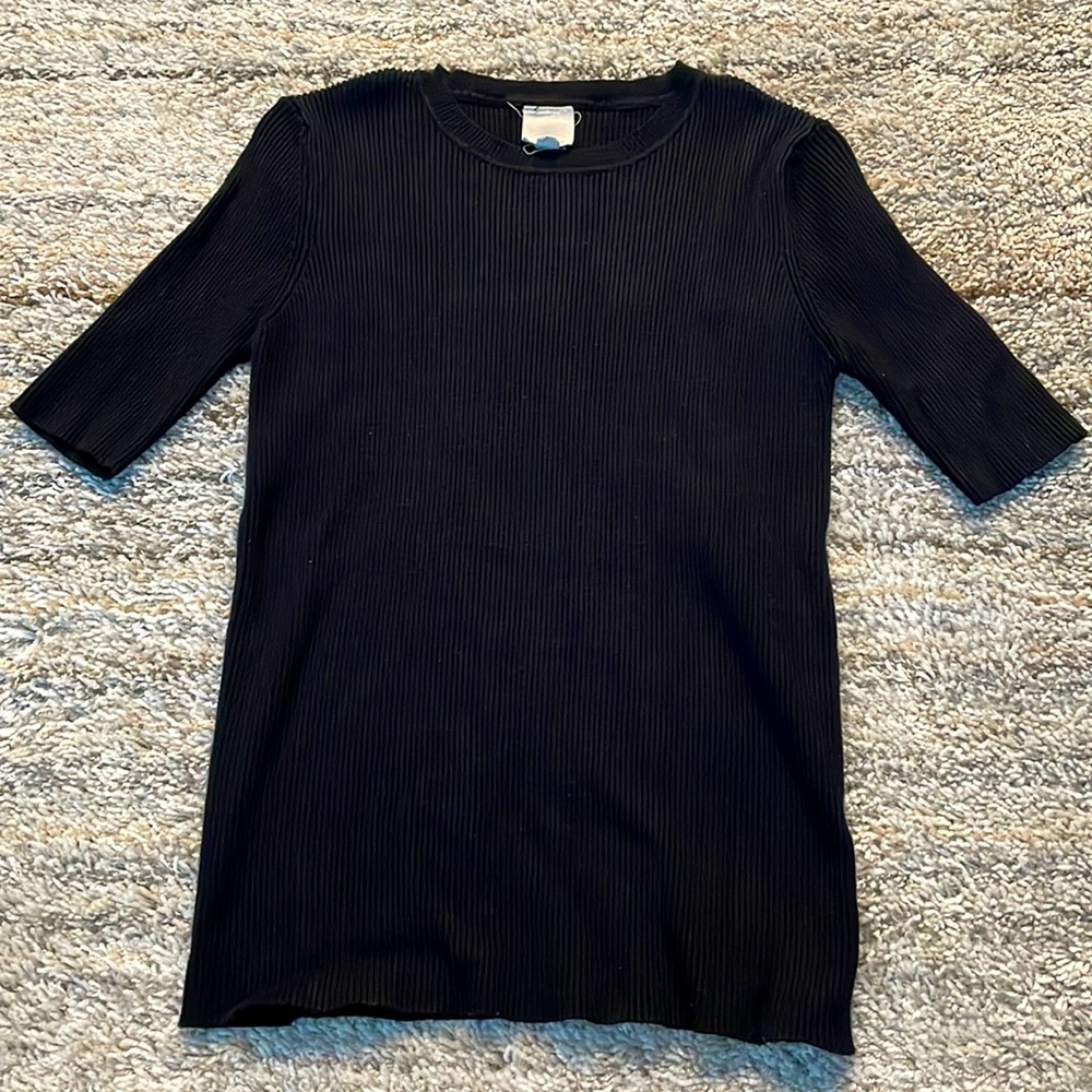 Simple black quarter sleeve!
